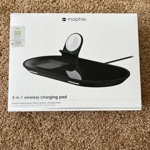 Mophie 3-in-1 wireless charging pad